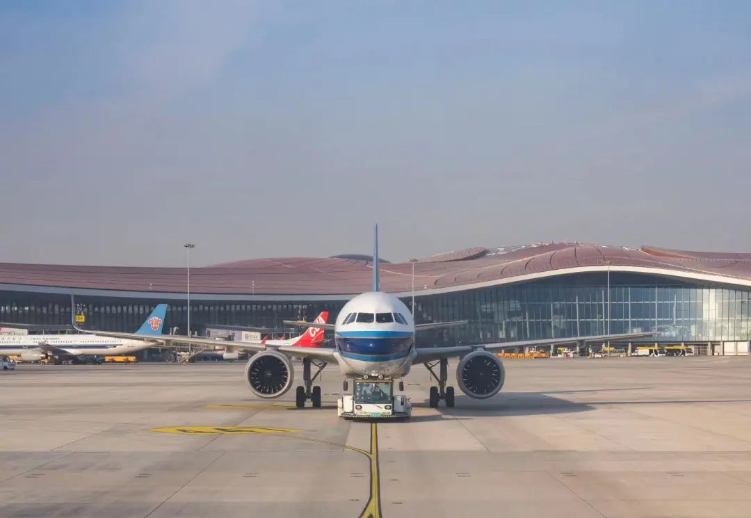 新航季启航 大兴机场国内定期客运航线增至147条，航空客运网络再扩容